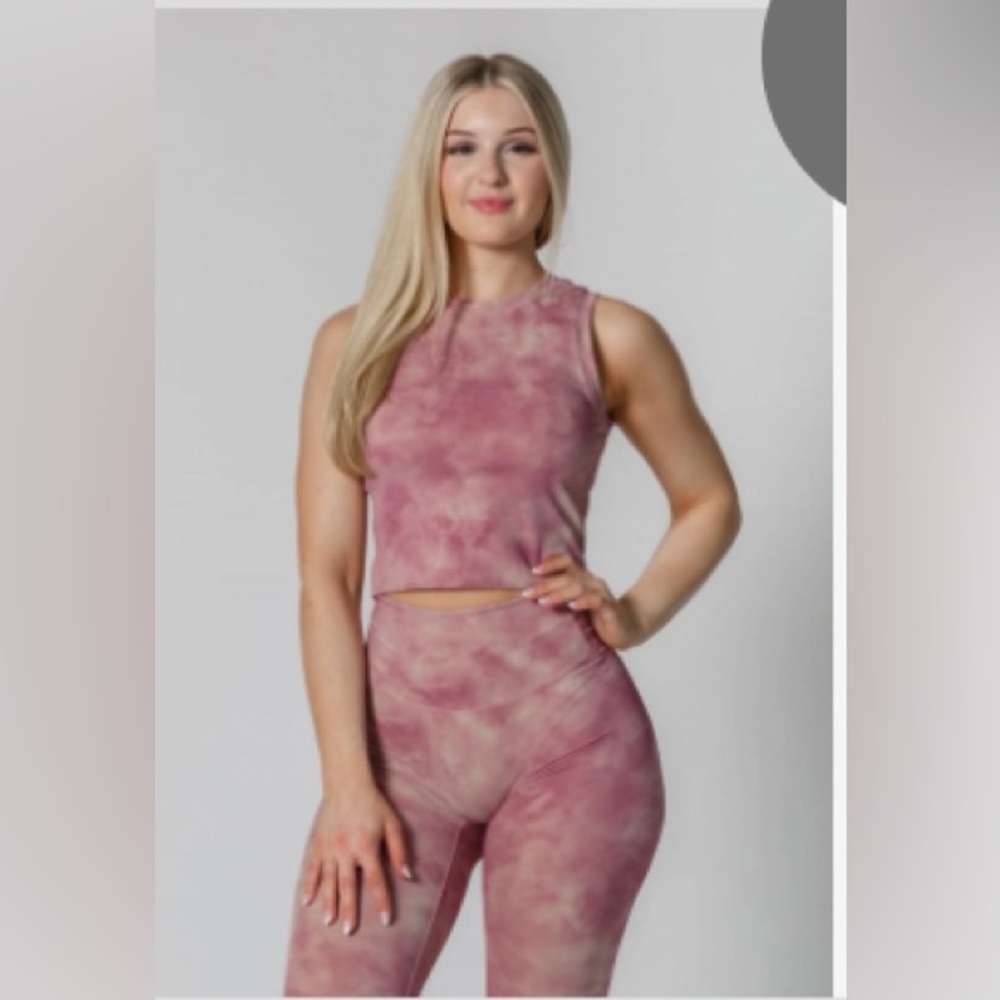 NWT ParagonFitwear Crop Top